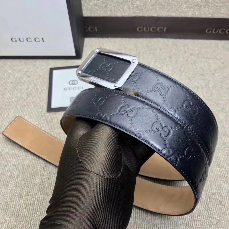 G*u*i embossed belt w12081