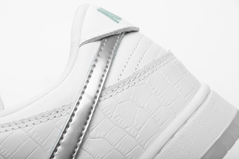 nike sb dunk low diamond supply co white diamond bv1310-100