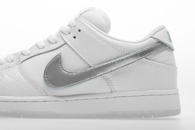 nike sb dunk low diamond supply co white diamond bv1310-100