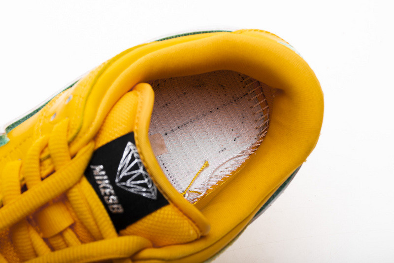 nike dunk low pro og qs canary yellow bv1310-700