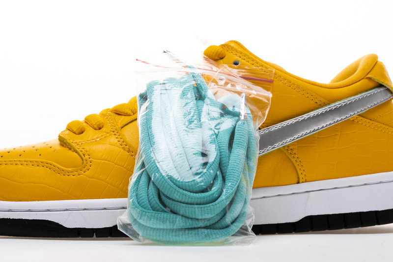 nike dunk low pro og qs canary yellow bv1310-700