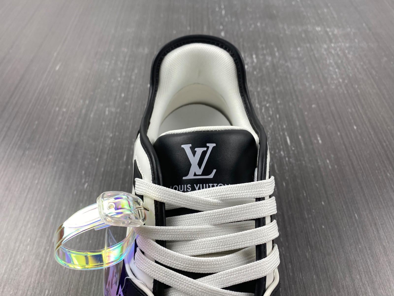 lwe sneaker