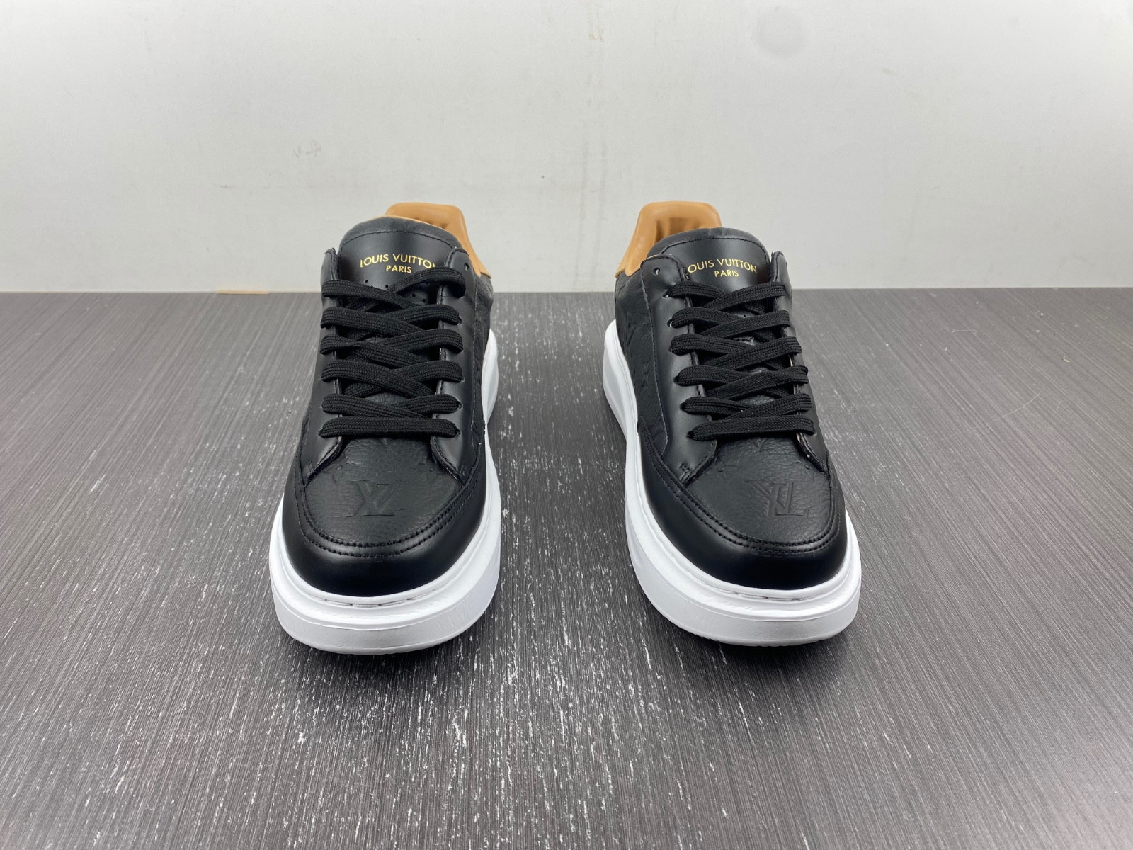 lwe sneaker