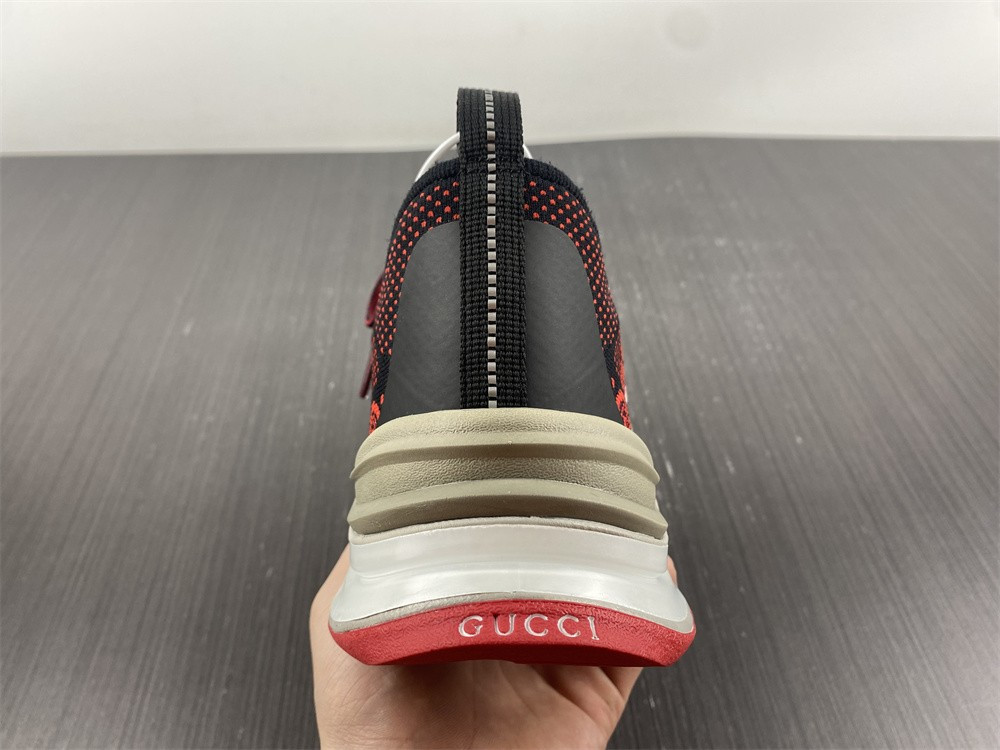 guci sneaker