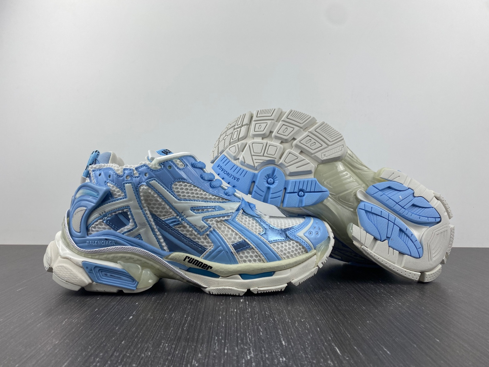 Ba*len*cia*ga runner sneaker