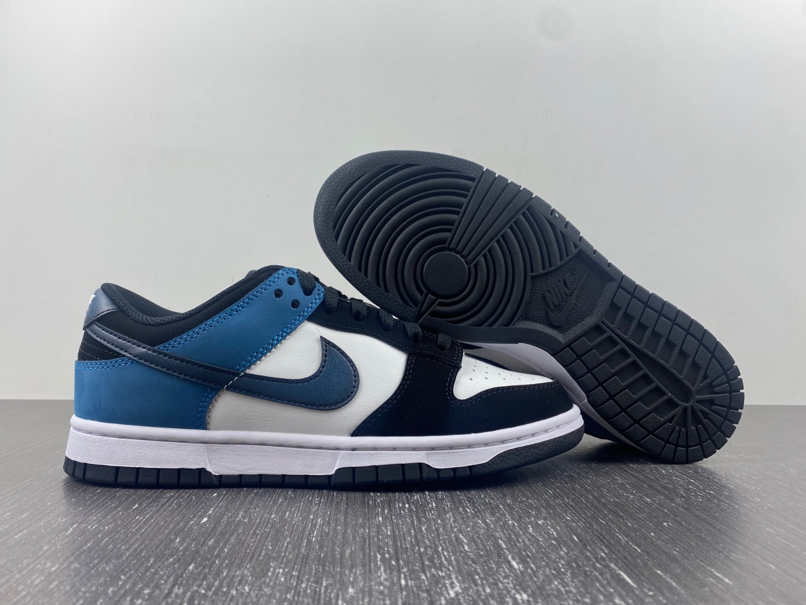 nike dunk low "black/teal" fd6923-100