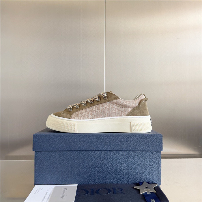 D*or b33 sneaker