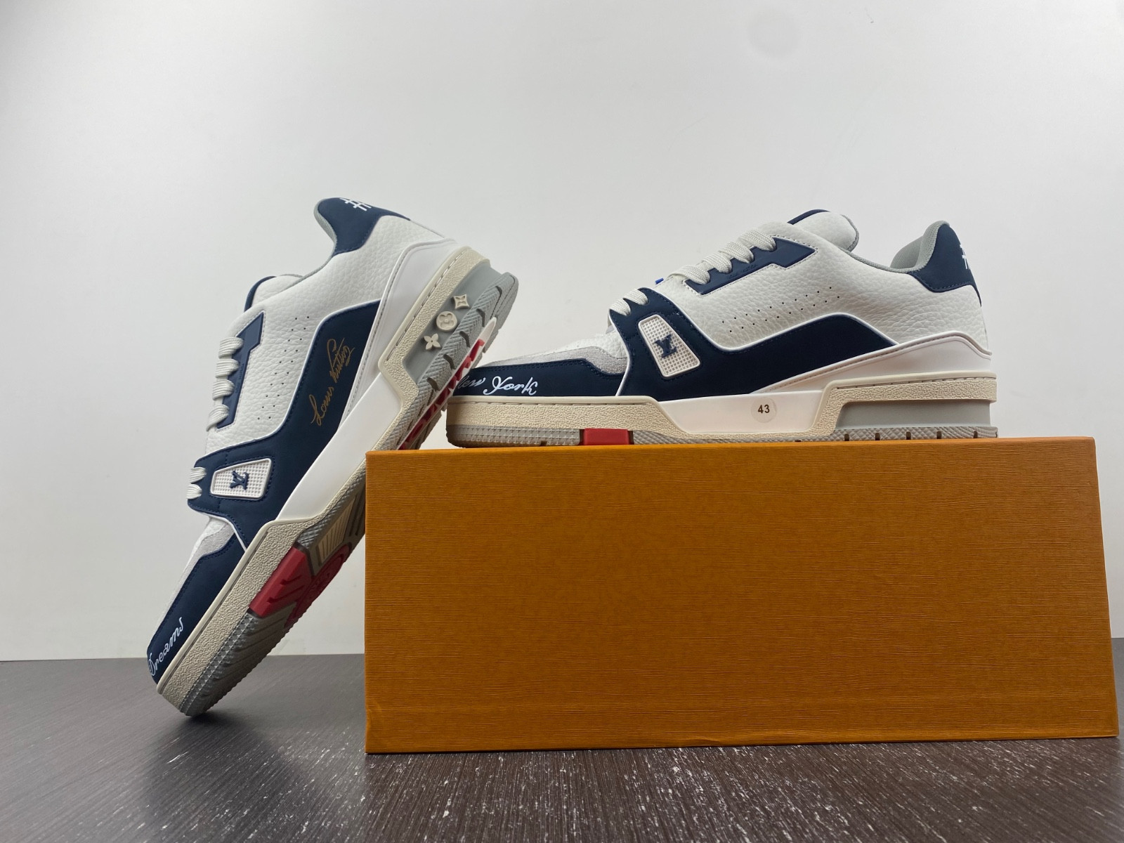 lwe sneaker