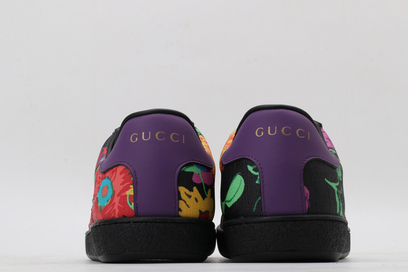 G*u*i sneaker