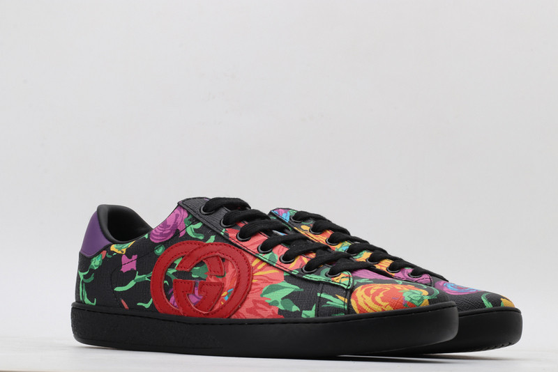 G*u*i sneaker