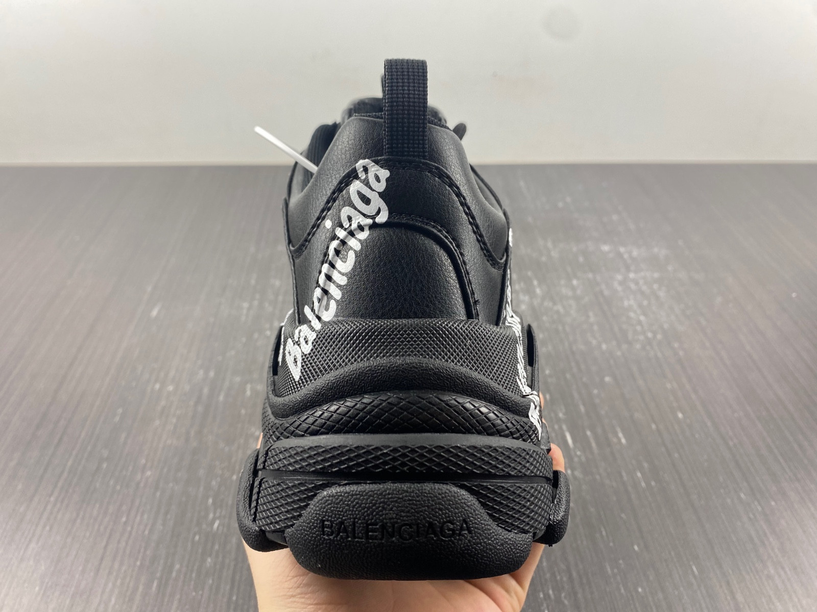Ba*len*cia*ga triple s