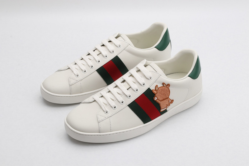 G*u*i sneaker