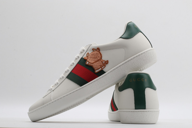 G*u*i sneaker