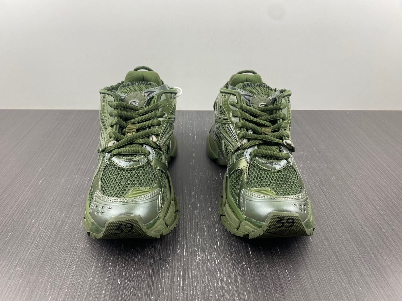 Ba*len*cia*ga runner sneaker