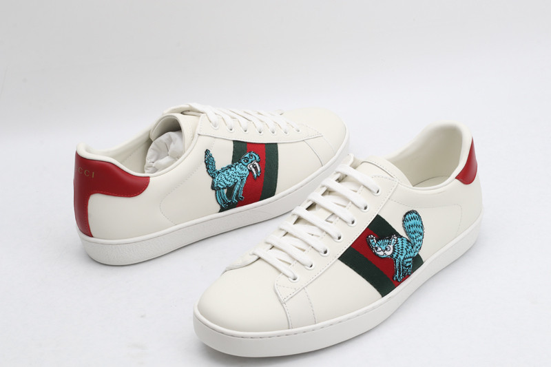 G*u*i sneaker