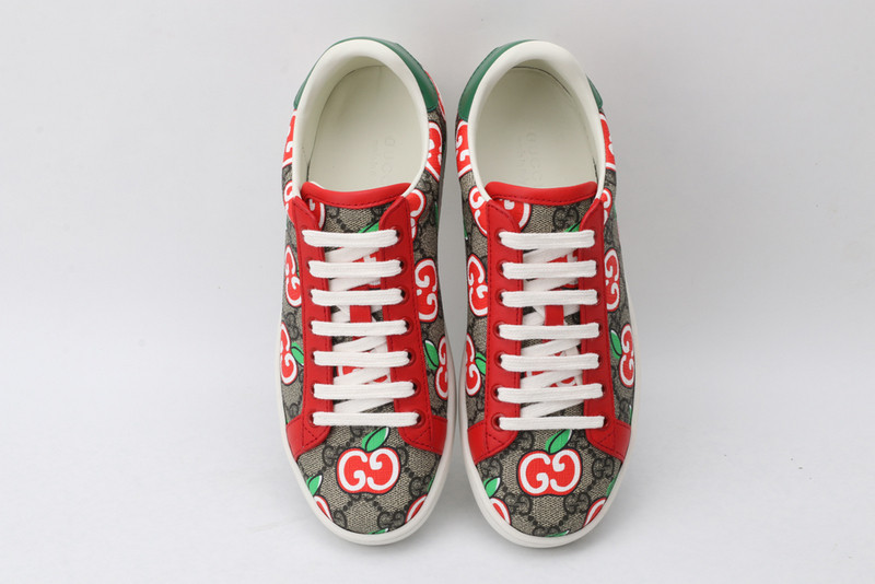 G*u*i sneaker