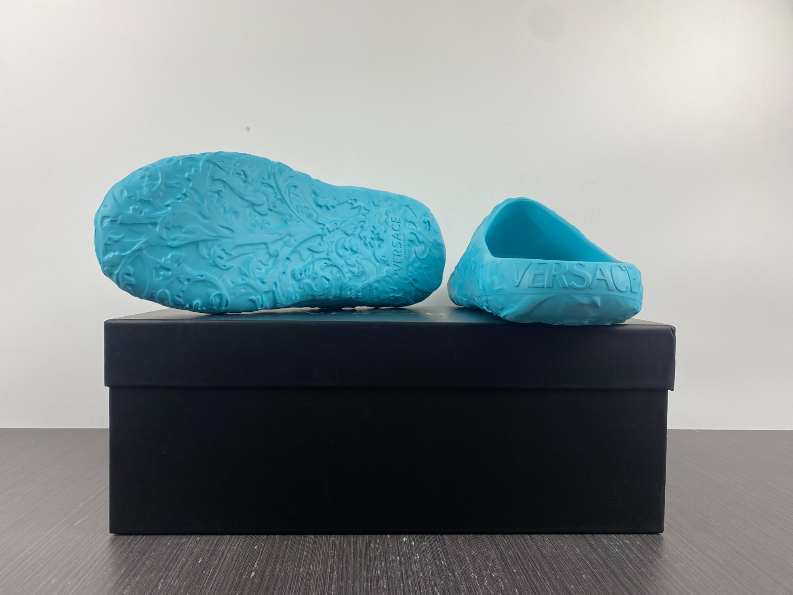 versece slipper