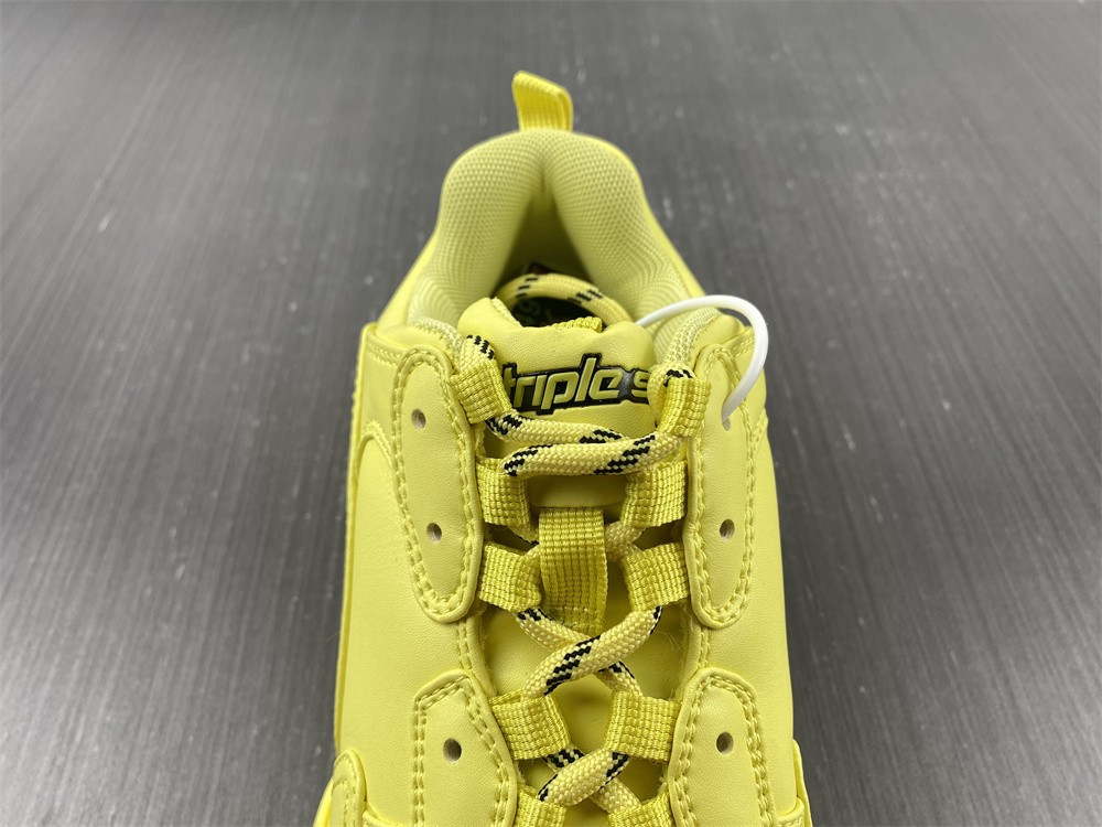 Ba*len*cia*ga triple s