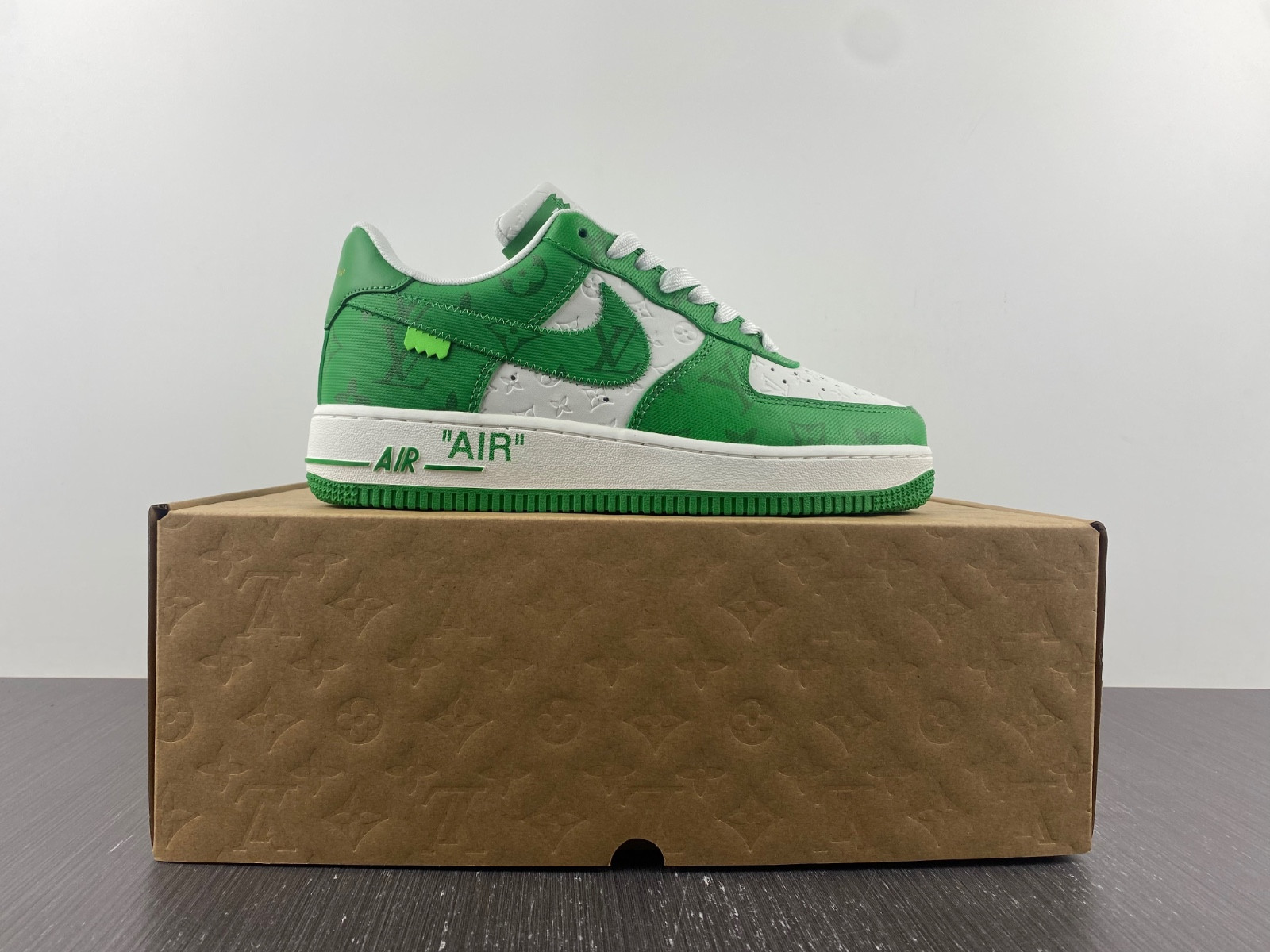 lwe sneaker