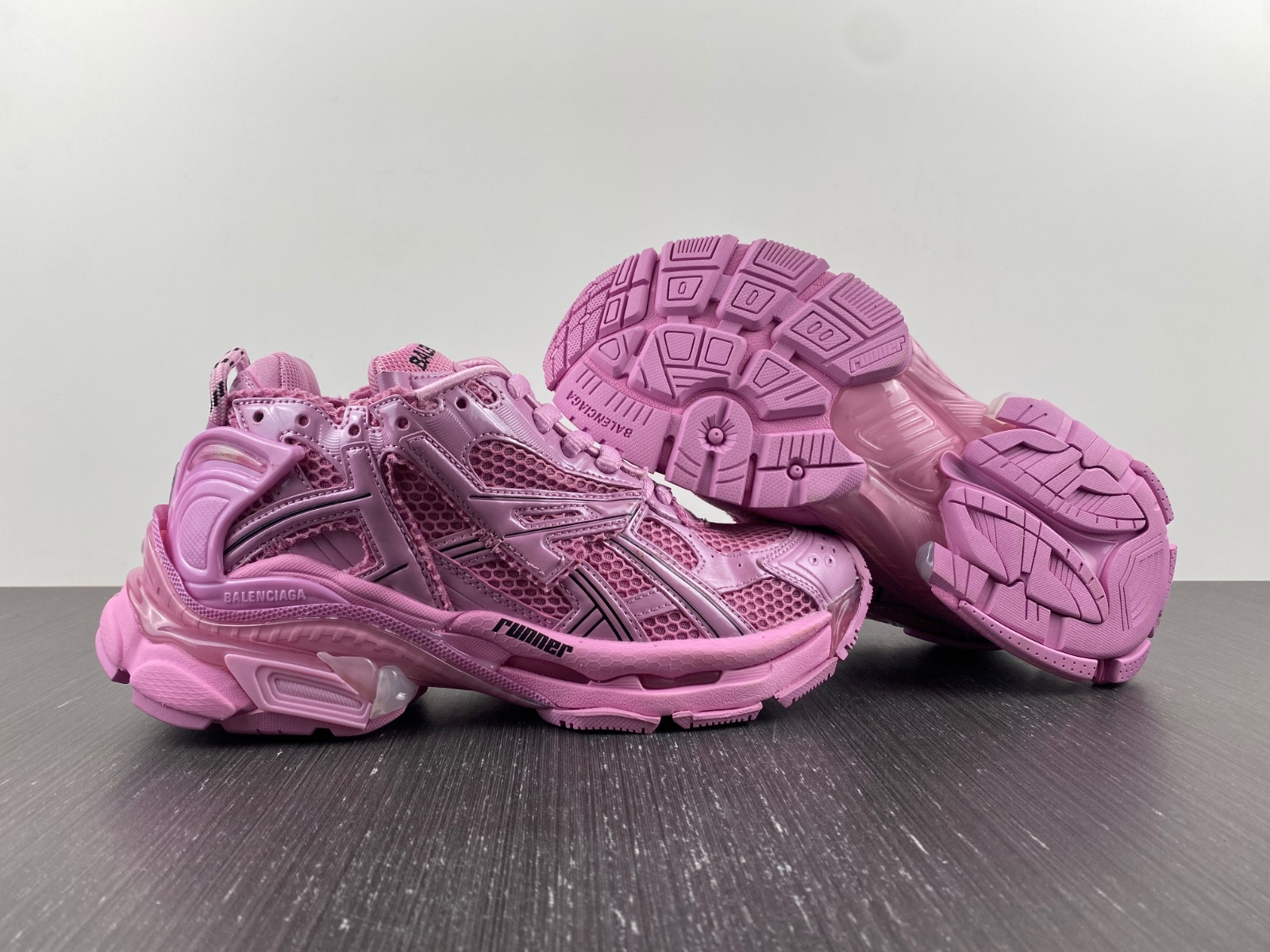 Ba*len*cia*ga runner sneaker