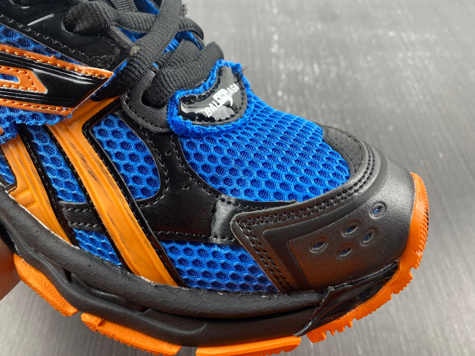 Ba*len*cia*ga runner sneaker