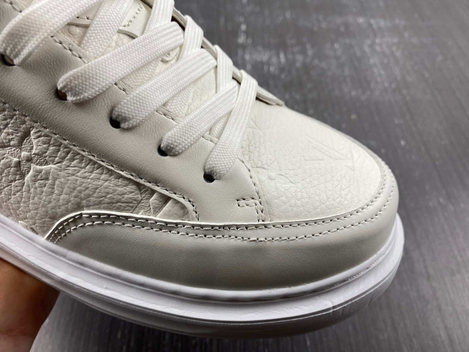 lwe sneaker