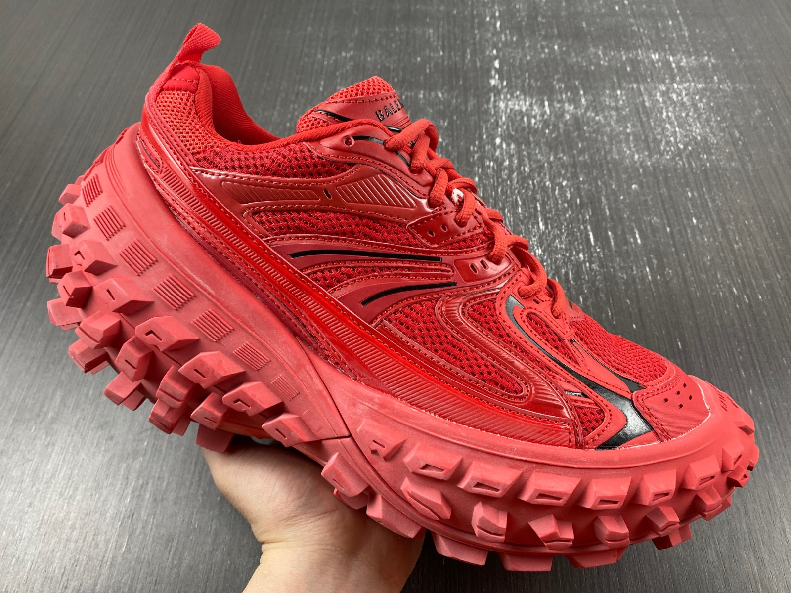 Ba*len*cia*ga defender sneaker