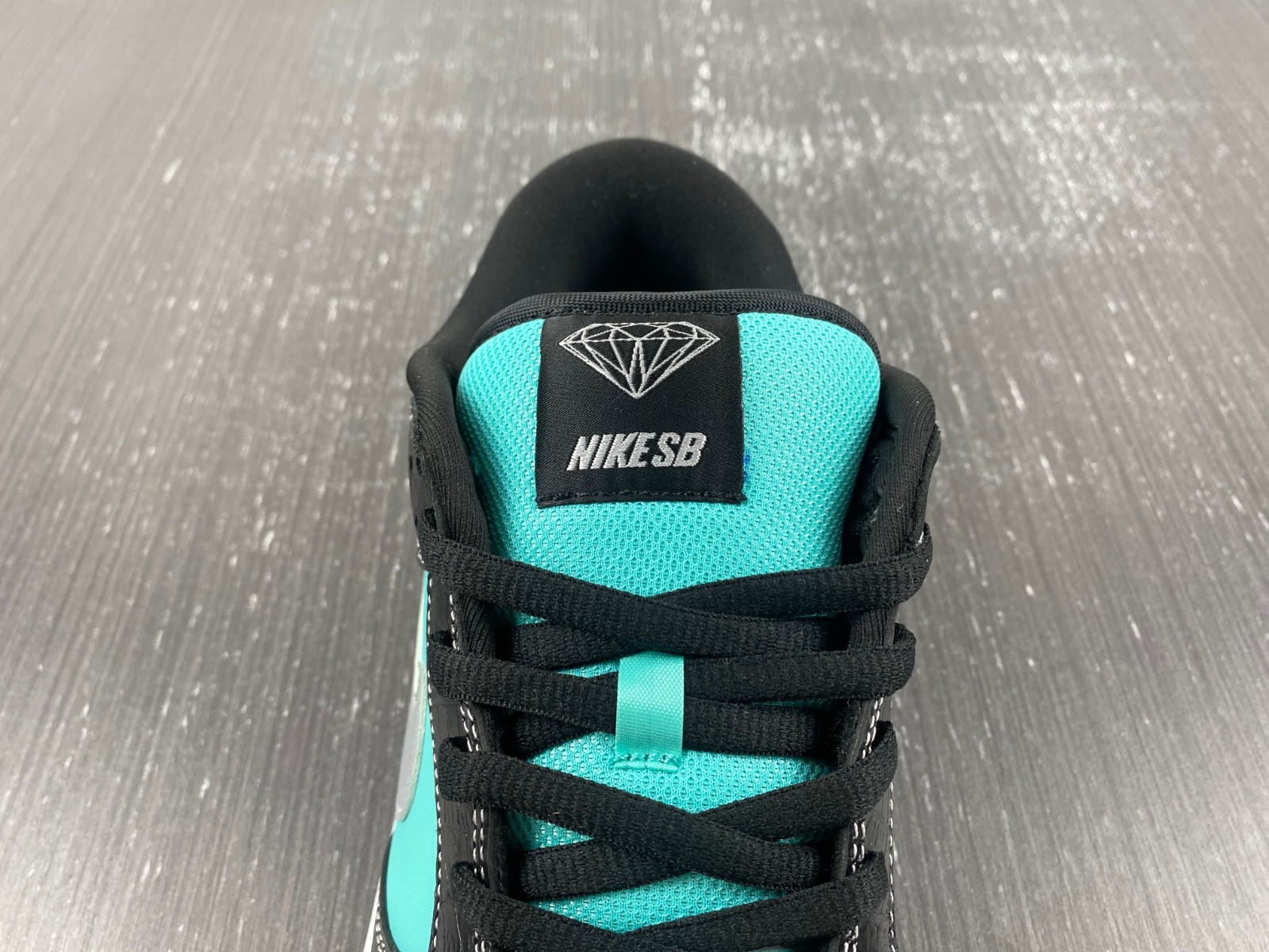 nike dunk sb low diamond supply co. "T*f*ny" 304292-402