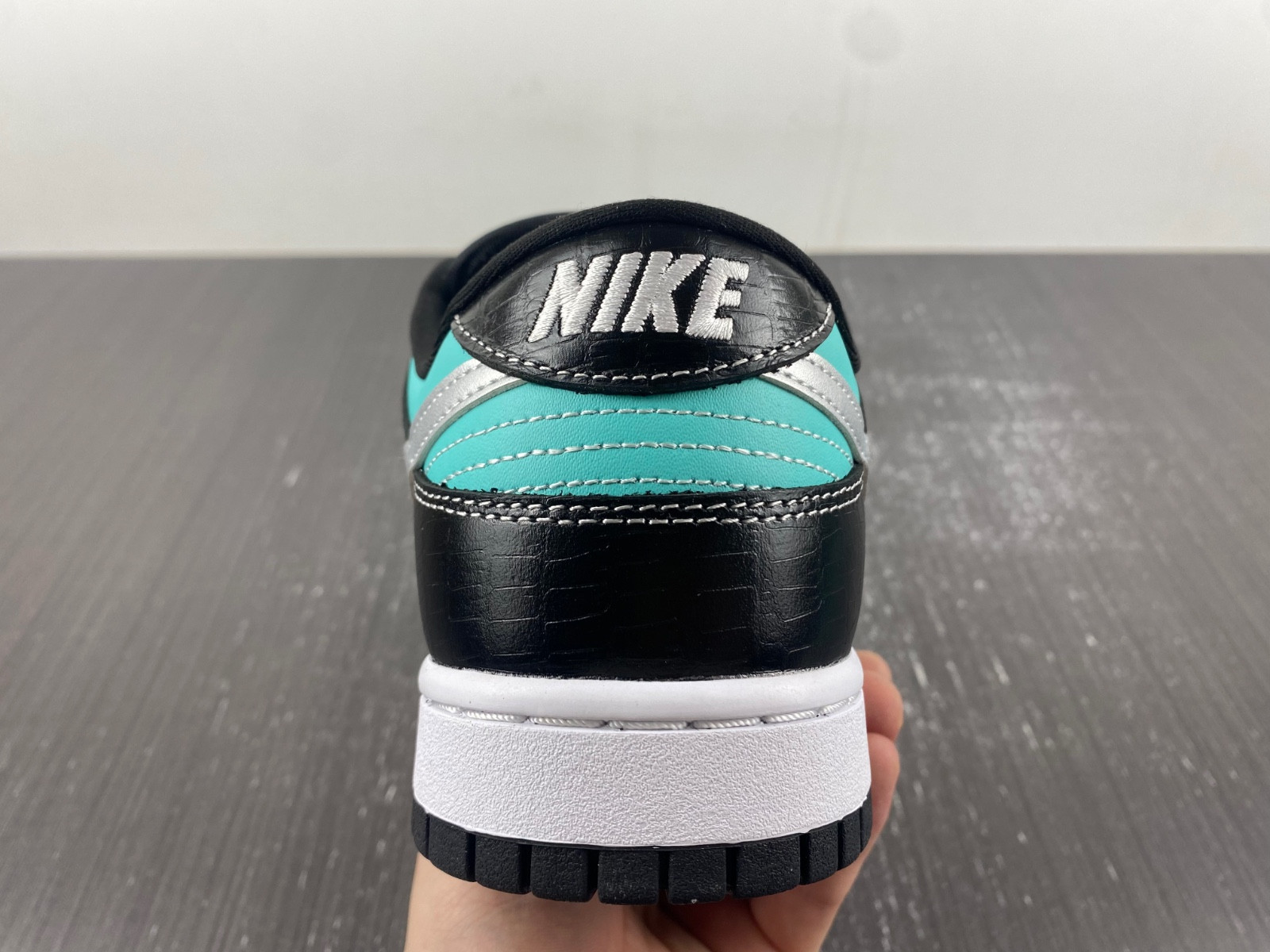 nike dunk sb low diamond supply co. "T*f*ny" 304292-402