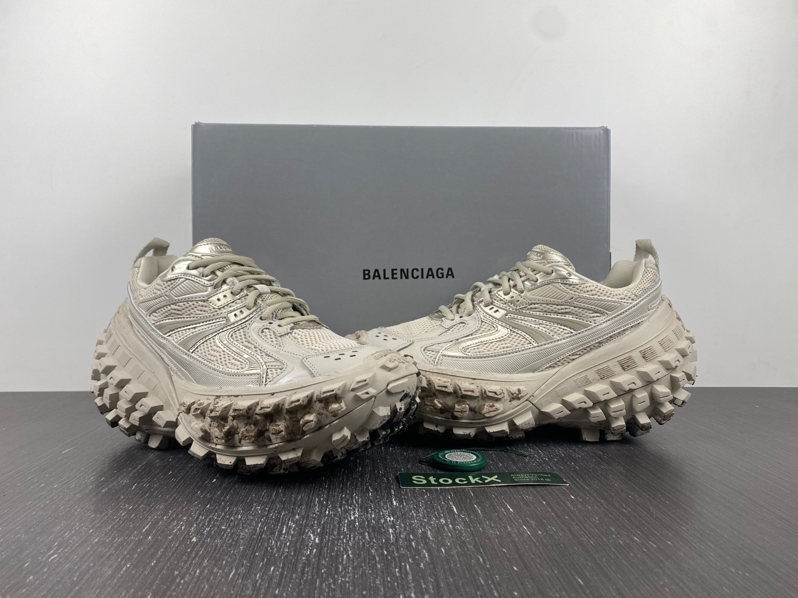 Ba*len*cia*ga defender sneaker