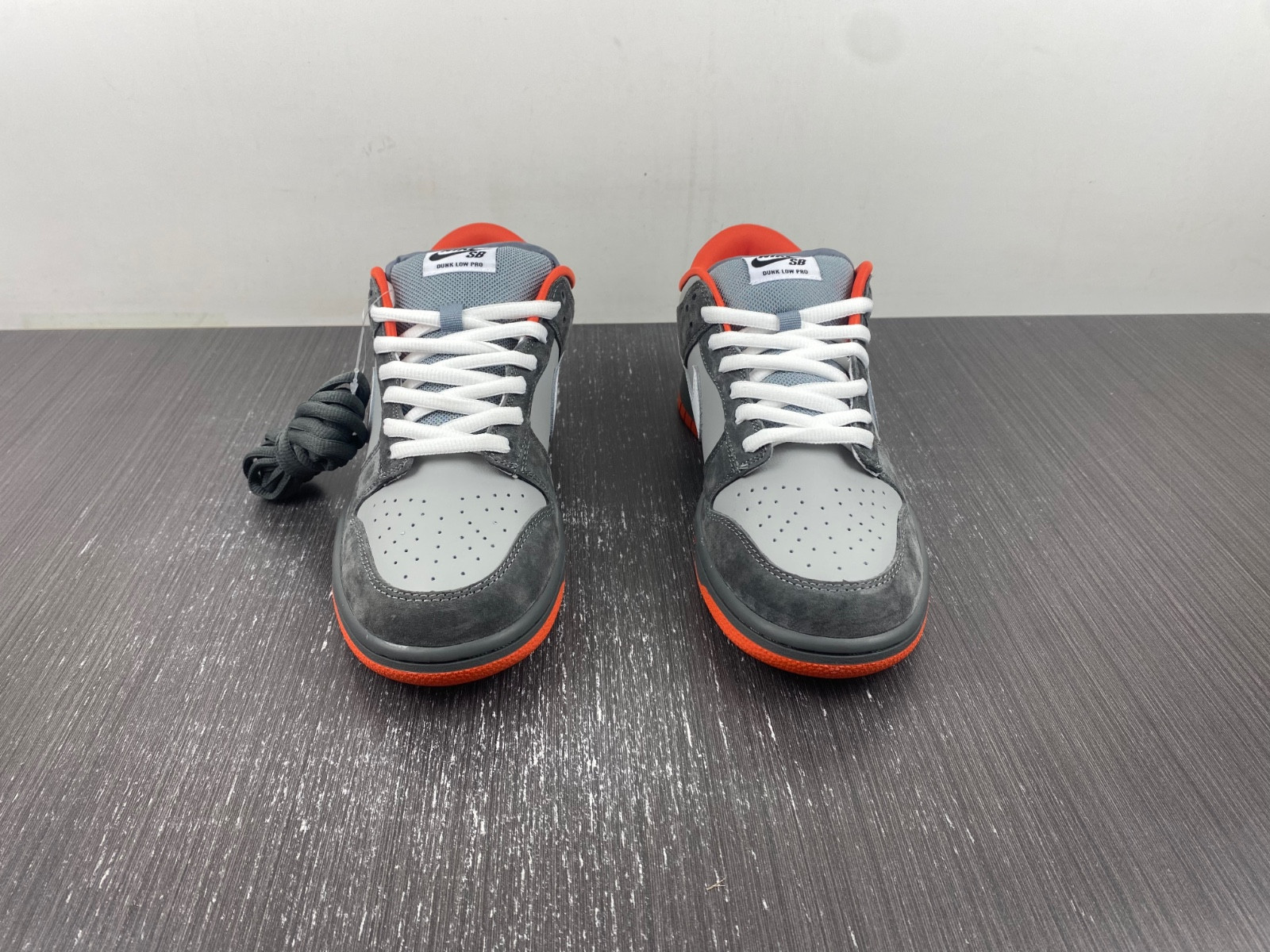 nike sb dunk low staple nyc pigeon 304292-011