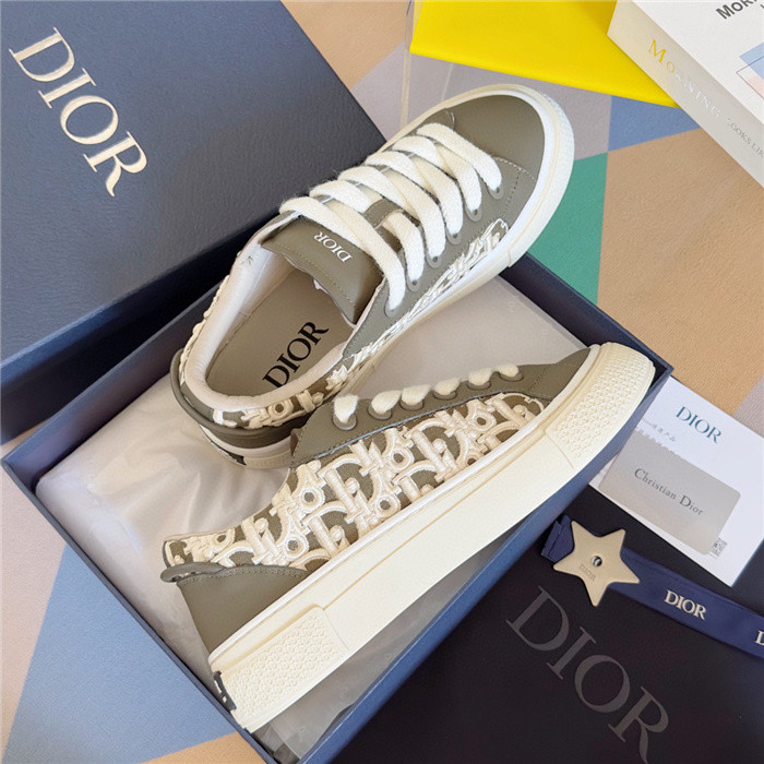 D*or b33 sneaker