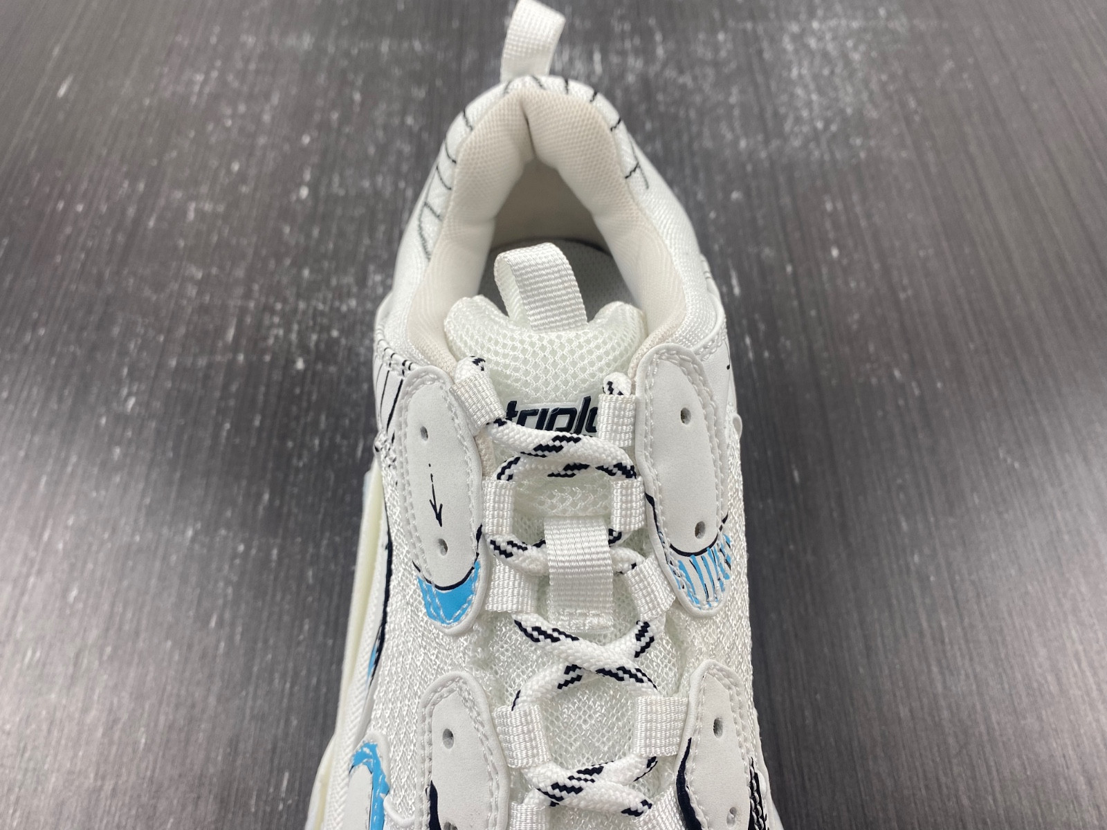 Ba*len*cia*ga triple triple s sketch