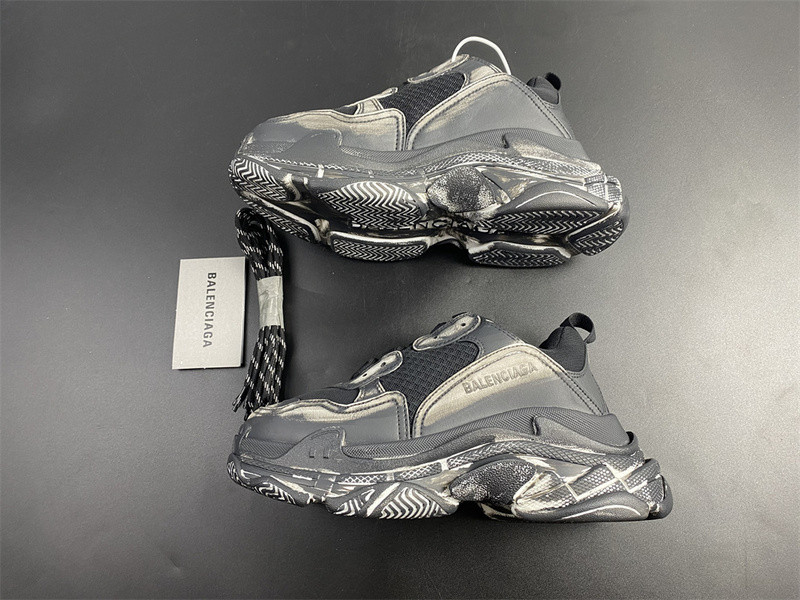 Ba*len*cia*ga triple s black sneaker