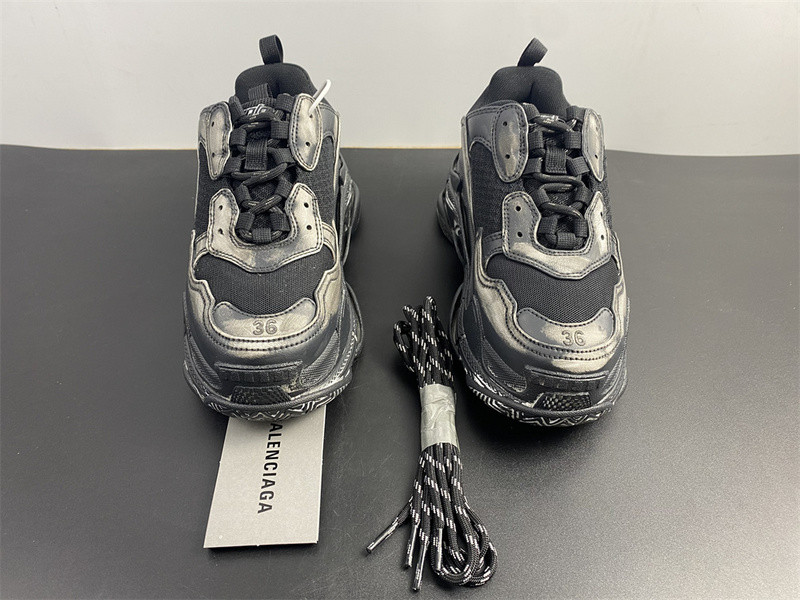Ba*len*cia*ga triple s black sneaker