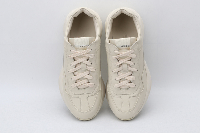 G*u*i ace embroidered low-top sneaker all white