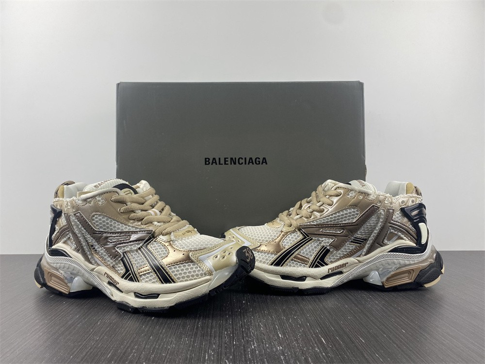 Ba*len*cia*ga runner sneaker