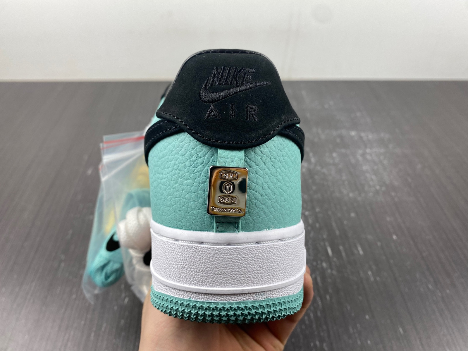 T*f*ny & co. x nike air force 1 low dz1382-002
