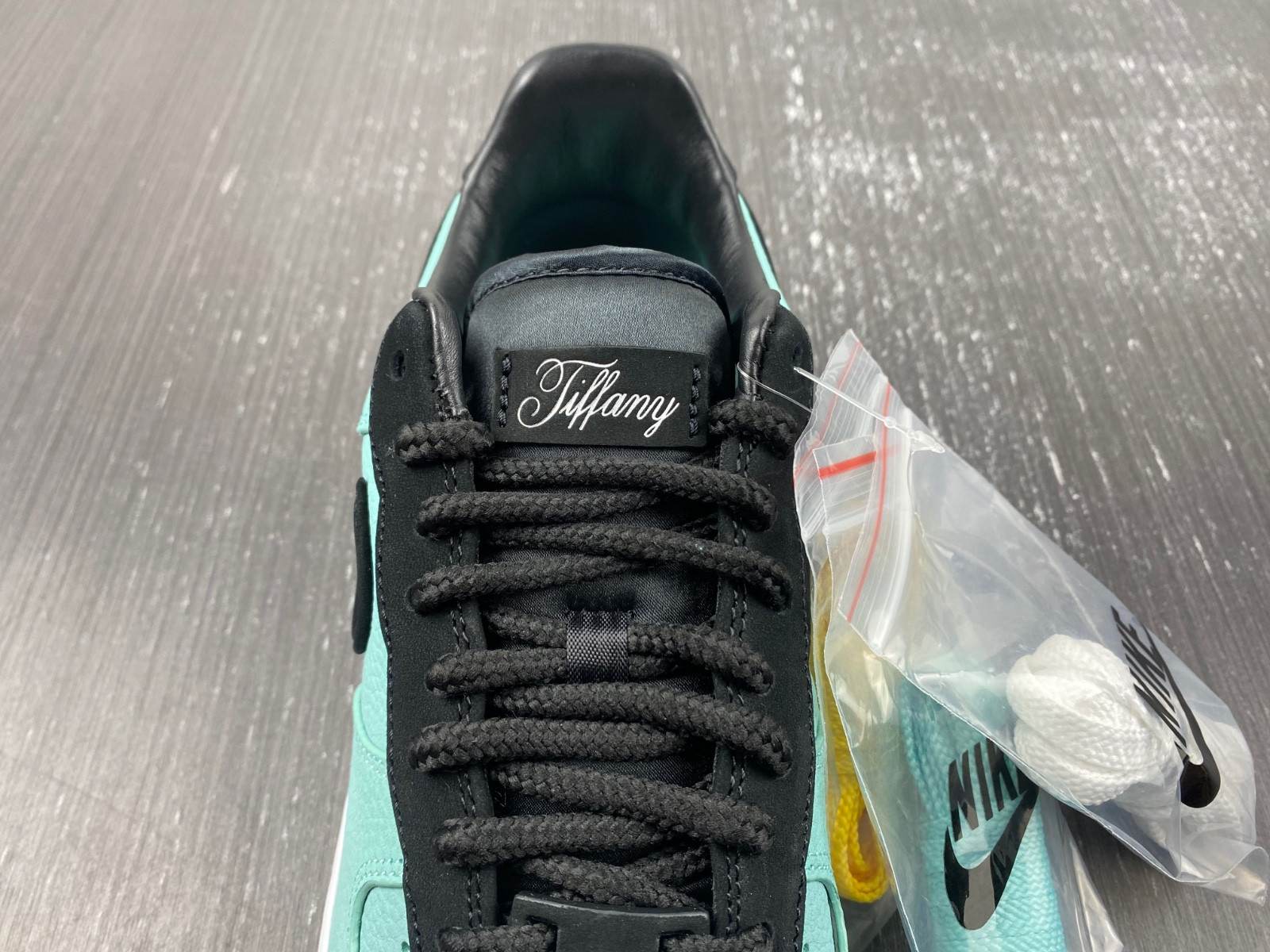 T*f*ny & co. x nike air force 1 low dz1382-002