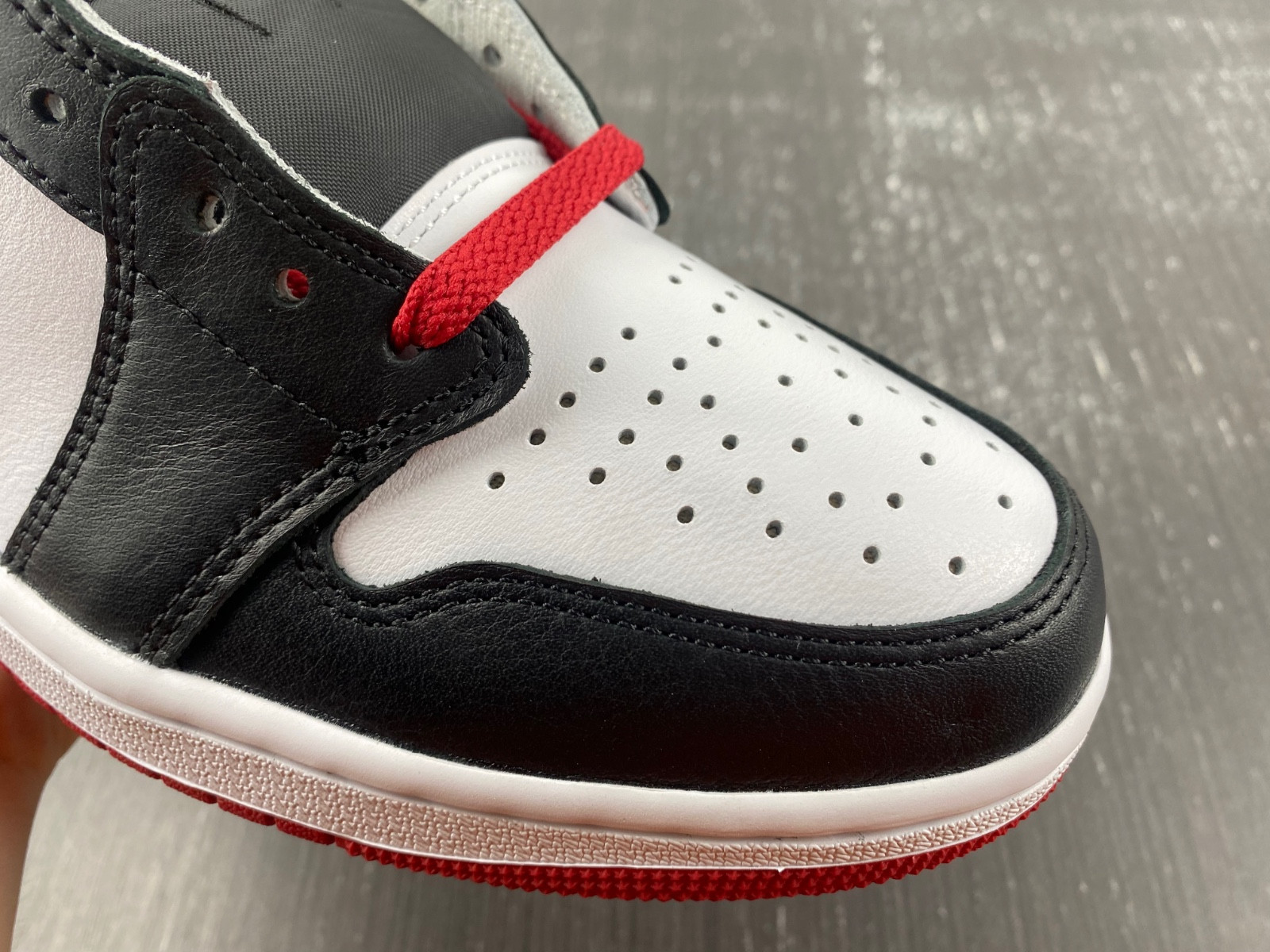 jordan 1 retro low og black toe - cz0790-106