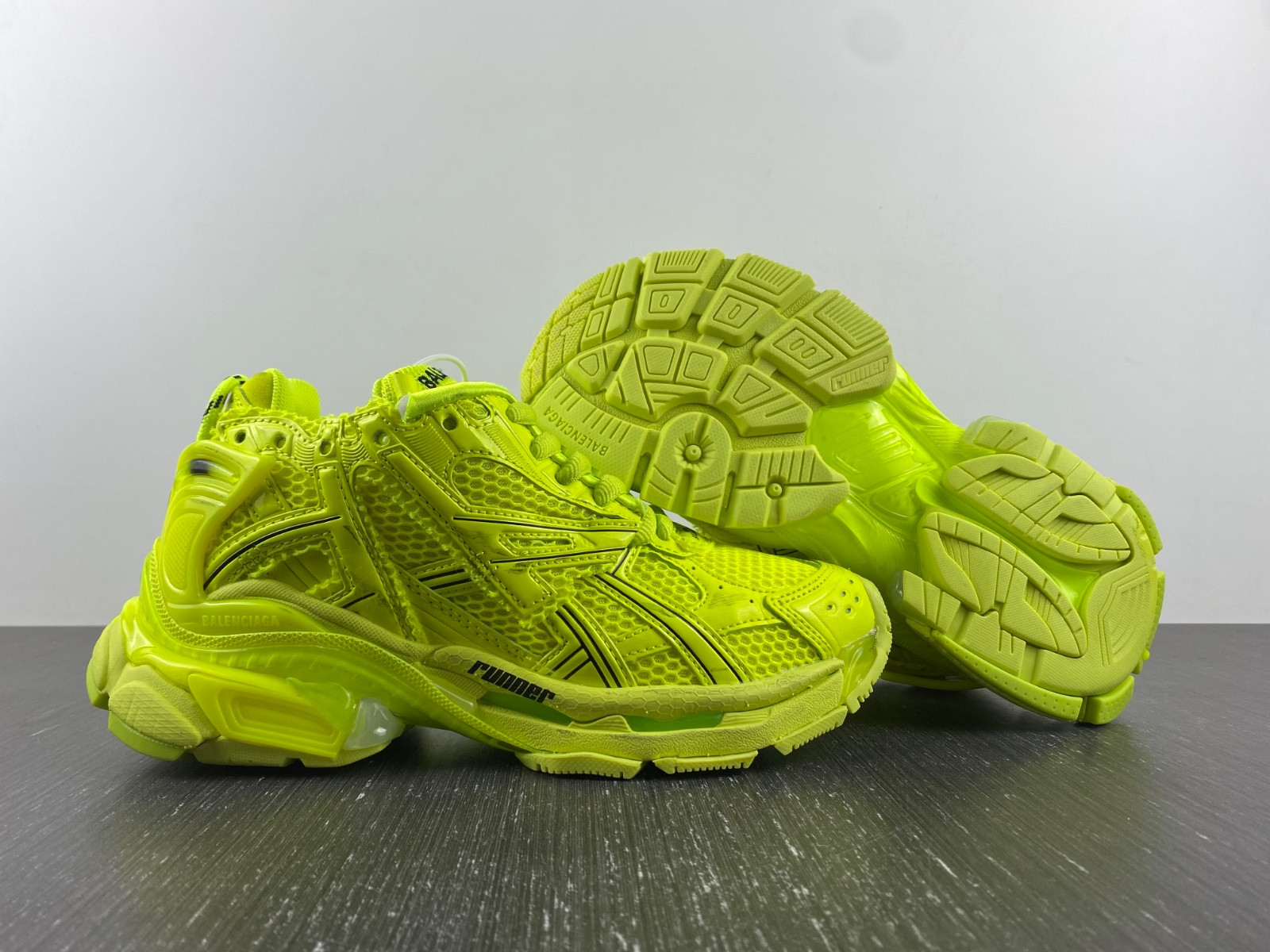 Ba*len*cia*ga 7.0 runner sneaker