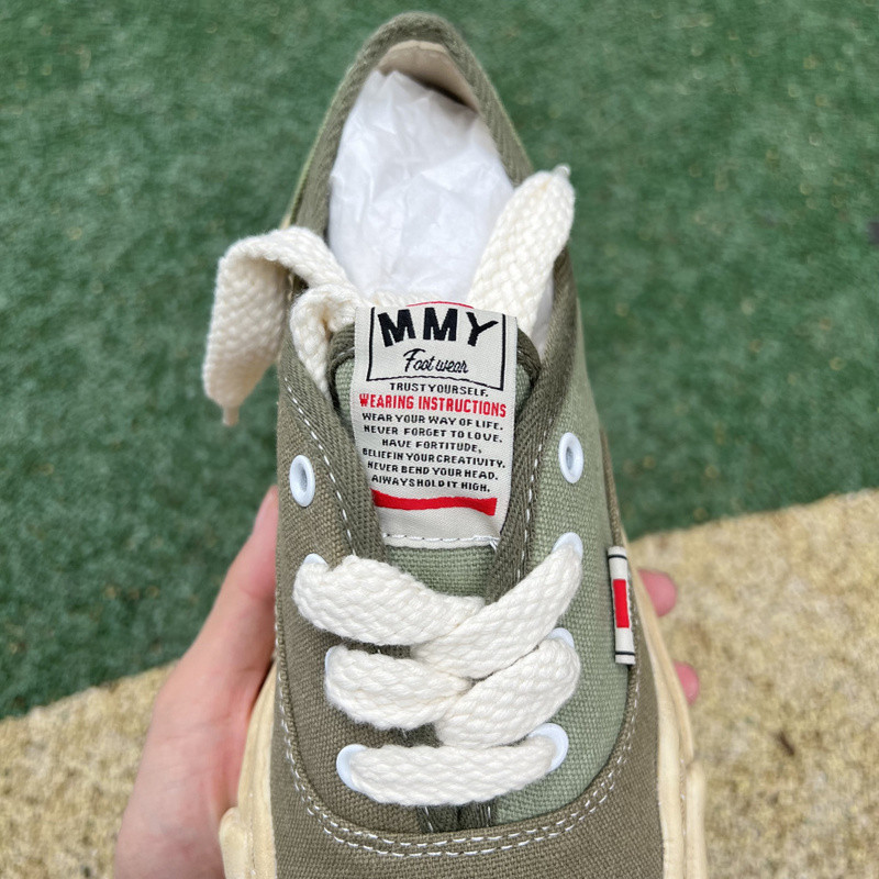 mmy sneaker 0056