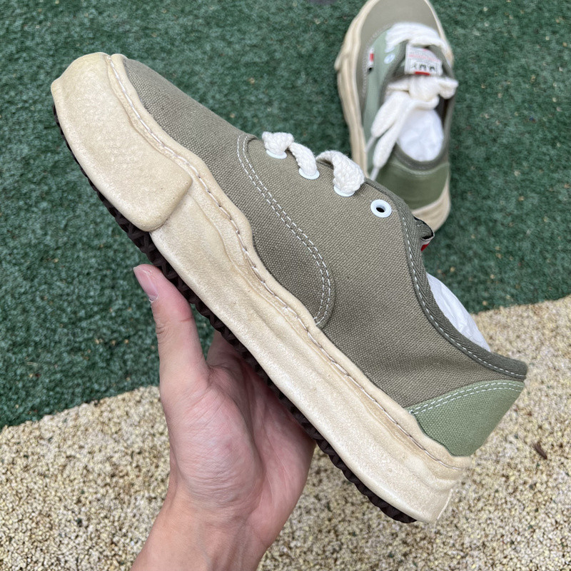 mmy sneaker 0056