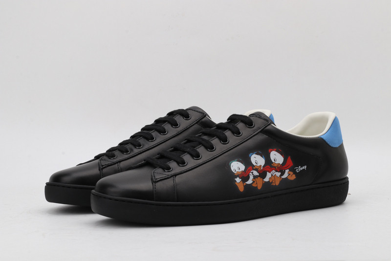 G*u*i sneaker