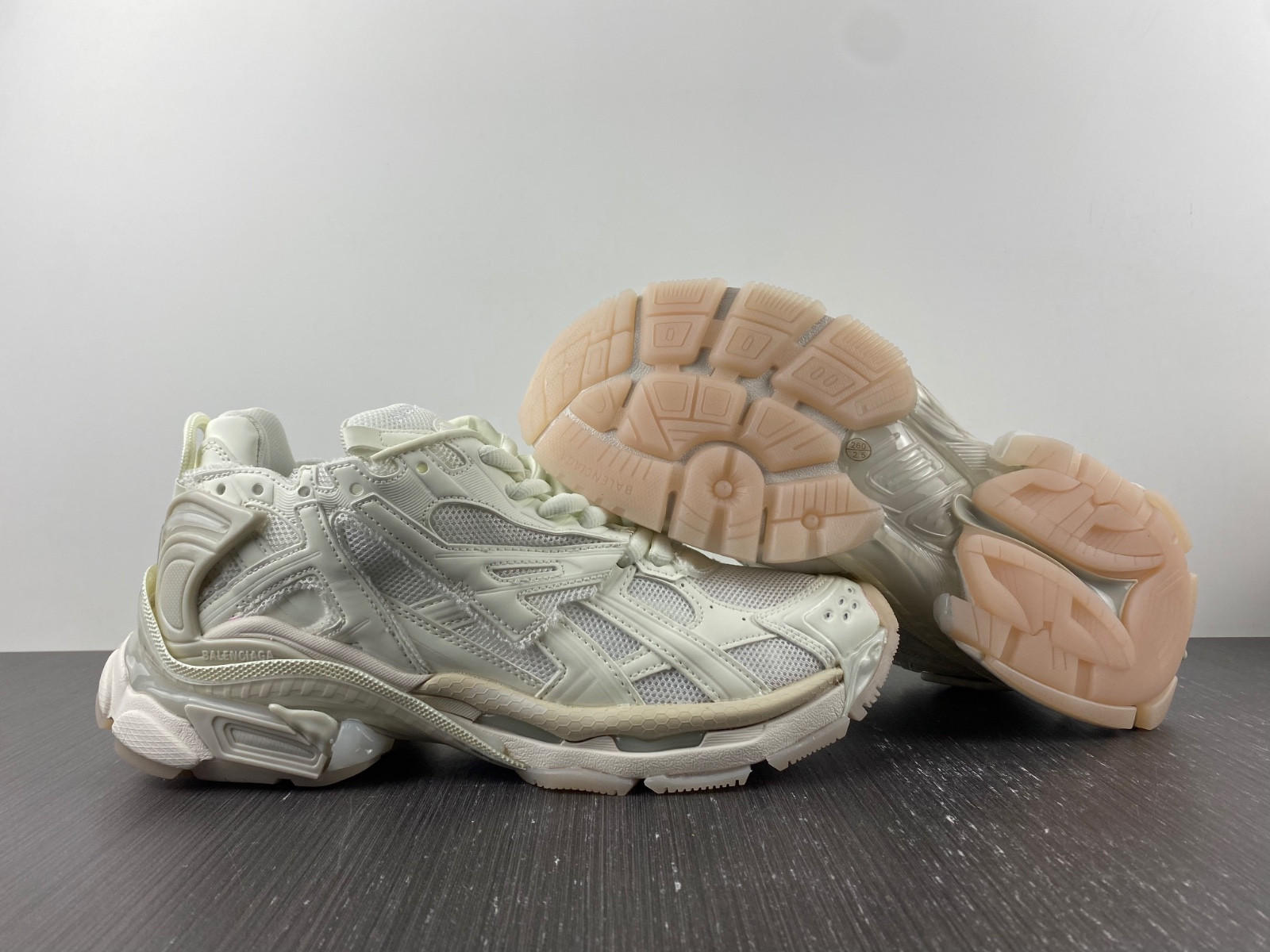 Ba*len*cia*ga runner sneaker