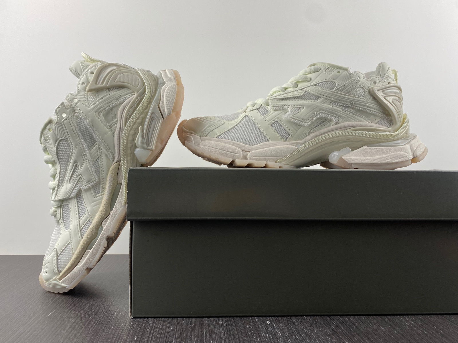 Ba*len*cia*ga runner sneaker