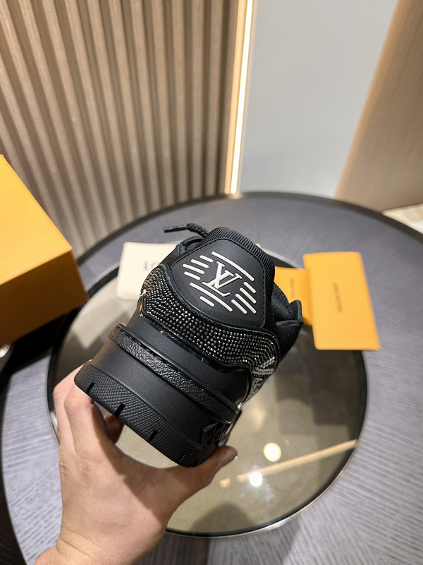 lwe sneaker