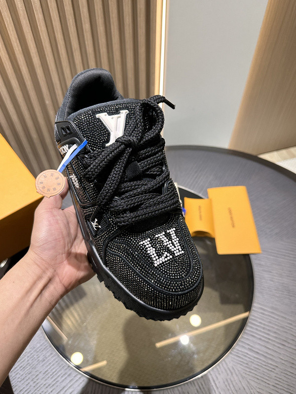 lwe sneaker