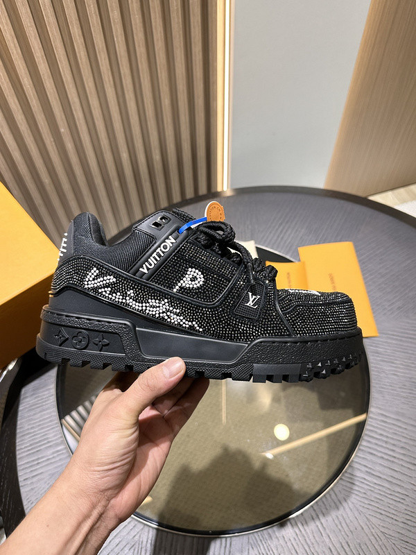 lwe sneaker