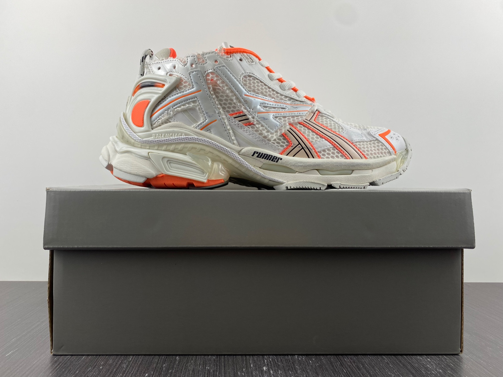 Ba*len*cia*ga runner sneaker 677403w3rbm9770